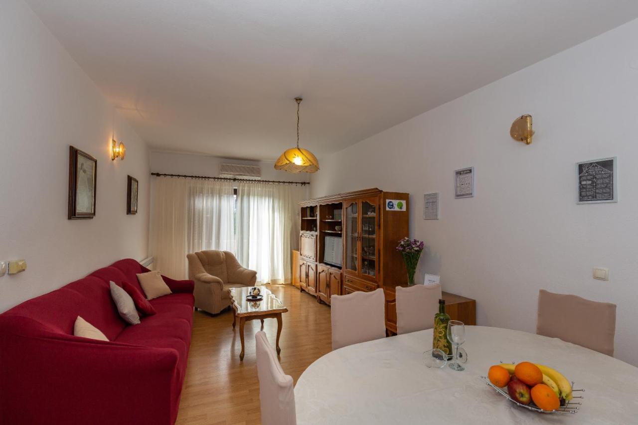 Apartments Tolic Biograd Na Moru Exterior photo