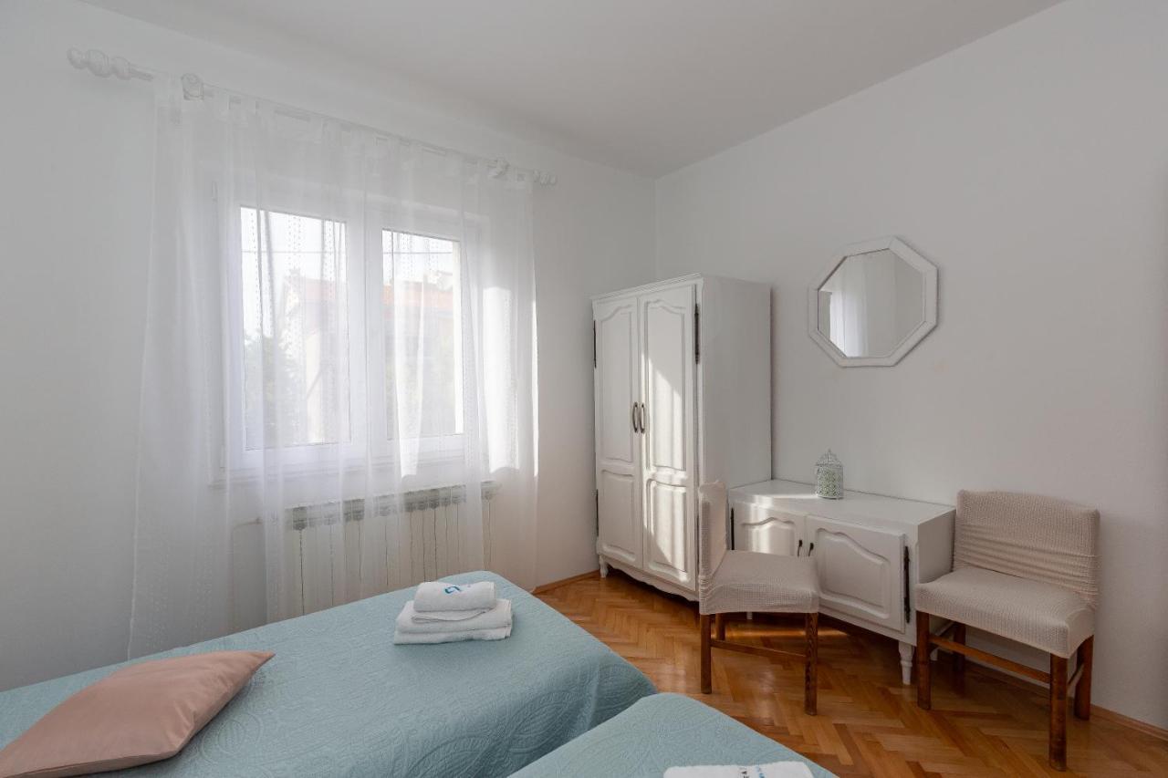 Apartments Tolic Biograd Na Moru Exterior photo