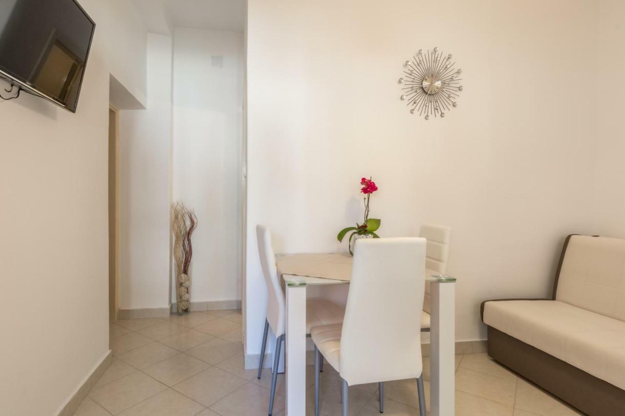 Apartments Tolic Biograd Na Moru Exterior photo